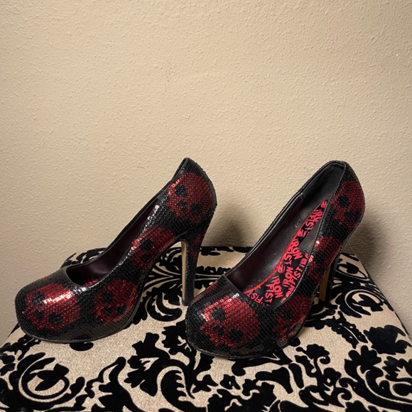 Black & Red Sequins Digi Skulls - Iron Fist Tempest Platform Stiletto Heels - Picture 8 of 11